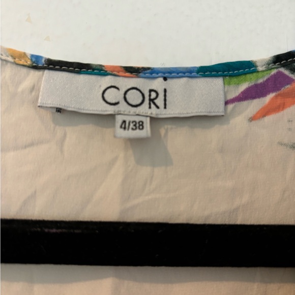 Cori: Silk sleeveless top. - Picture 1 of 4